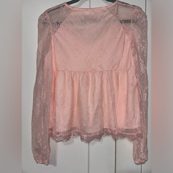Francesca’s Lace Pink Top - Picture 3 of 6